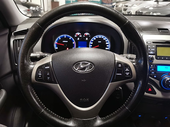 Hyundai i30 14 of 16