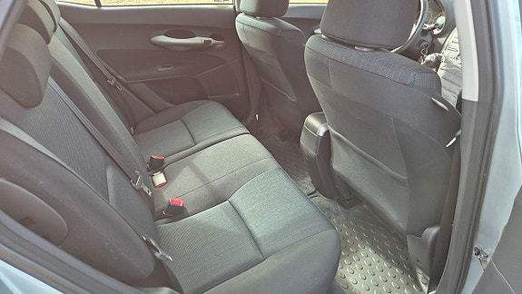 Toyota Auris 15 of 16