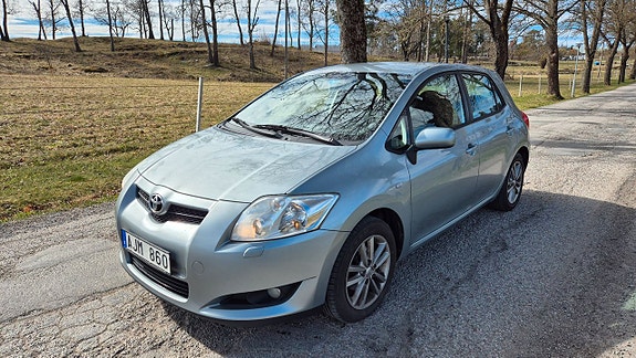 Toyota Auris 3 of 16