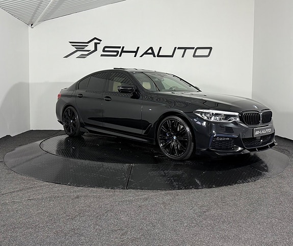 BMW 540i 4 of 5