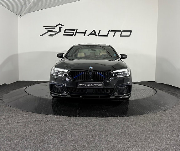 BMW 540i 3 of 5