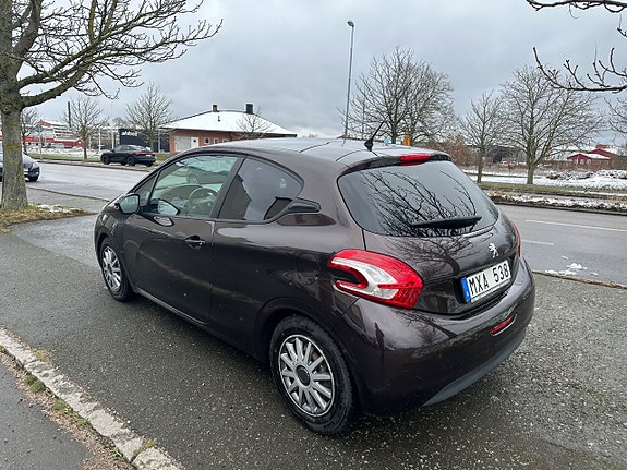 Peugeot 208 7 of 10