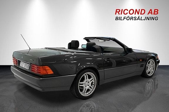 Mercedes-Benz SL280 25 of 29