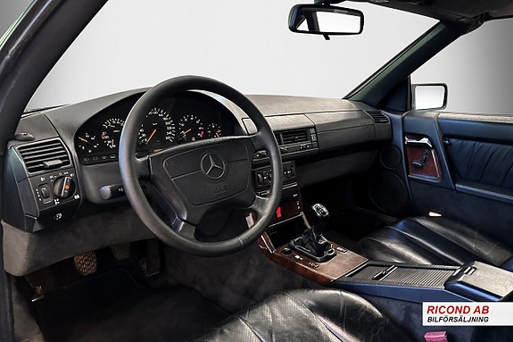 Mercedes-Benz SL280 16 of 29