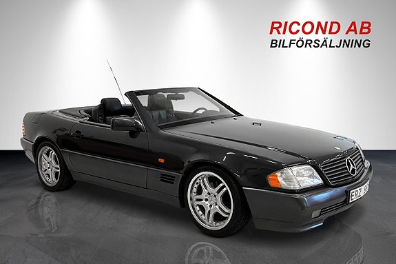 Mercedes-Benz SL280 26 of 29