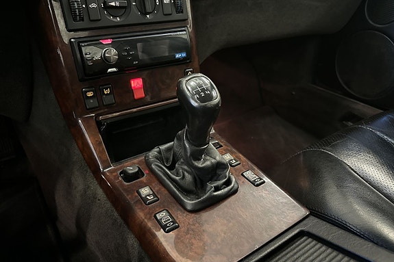 Mercedes-Benz SL280 17 of 29