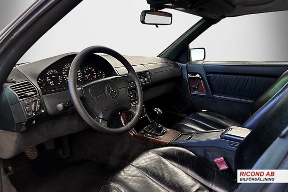 Mercedes-Benz SL280 13 of 29