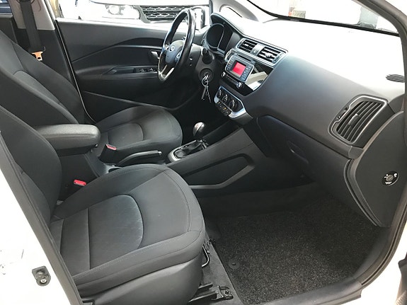 Kia Rio 20 of 27