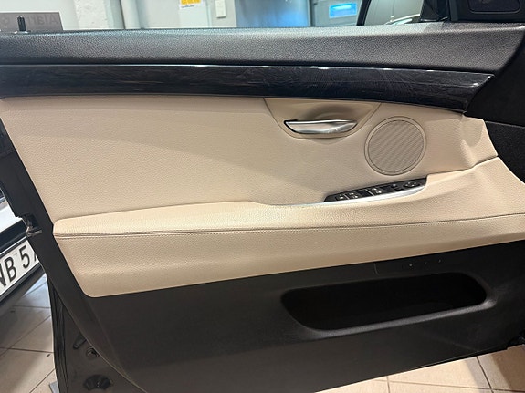 BMW 535i 8 of 16