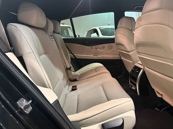 BMW 535i 11 of 16