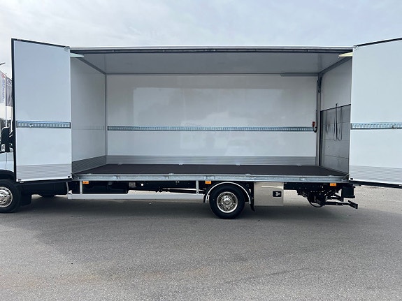 Iveco Daily 72C18 A8 Skåpbil Öppningsbarsida Fullutrustad 3 of 30