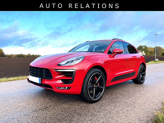 Porsche Macan GTS 2 of 13
