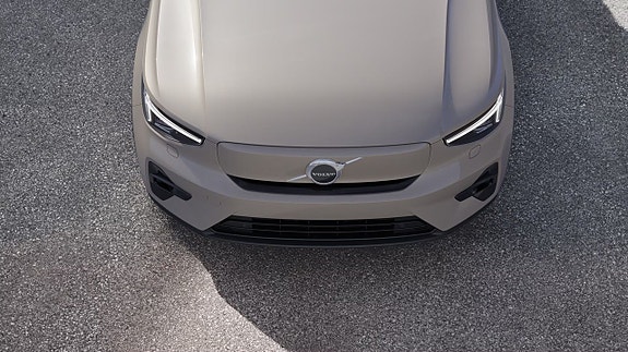 Volvo EX40 9 of 17