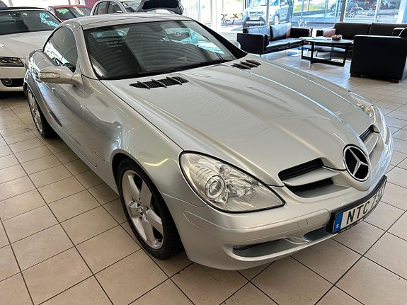 Mercedes-Benz SLK200 5 of 5