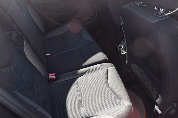 Peugeot 308 9 of 12