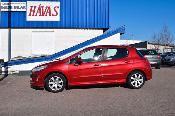 Peugeot 308 2 of 12