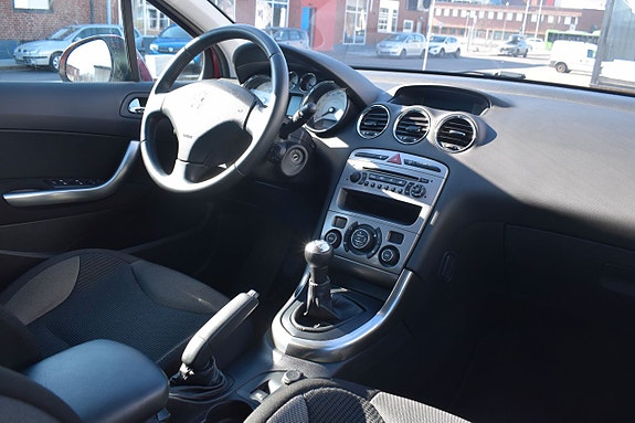 Peugeot 308 10 of 12