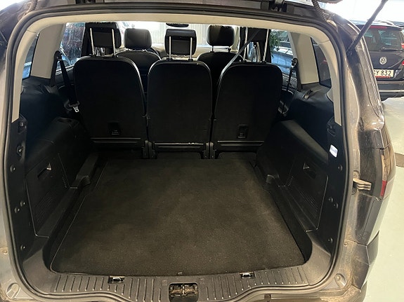 Ford S-MAX 12 of 12