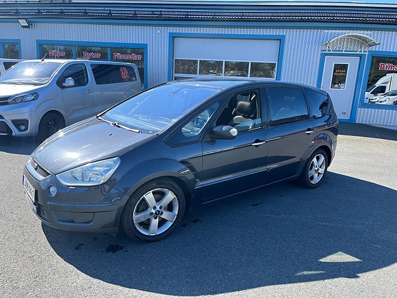 Ford S-MAX 7 of 12