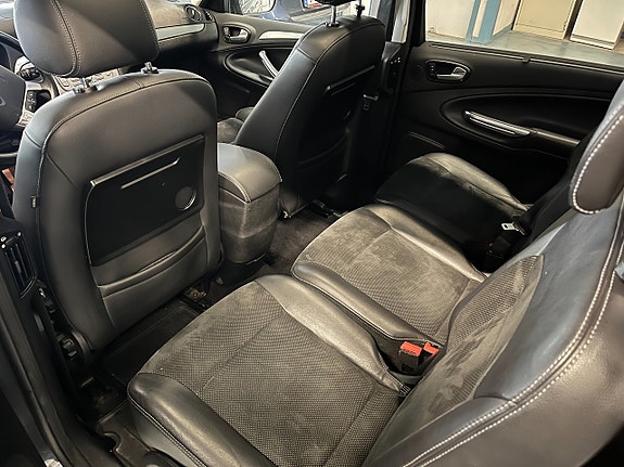 Ford S-MAX 11 of 12