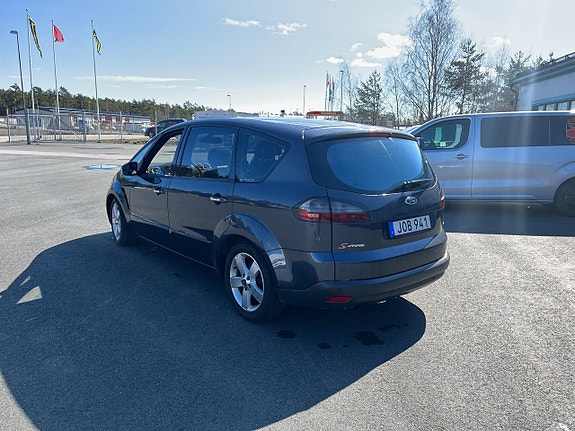 Ford S-MAX 8 of 12