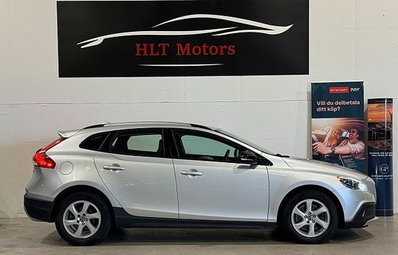 Volvo V40 Cross Country 3 of 20