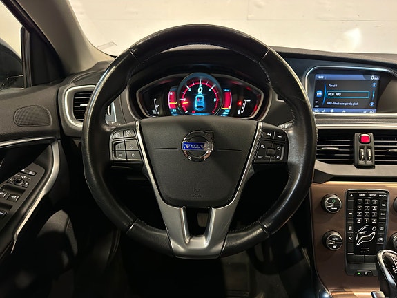 Volvo V40 Cross Country 13 of 20