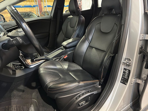 Volvo V40 Cross Country 10 of 20