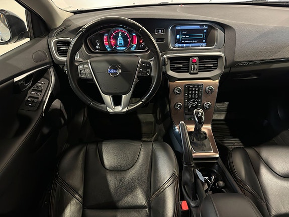 Volvo V40 Cross Country 12 of 20