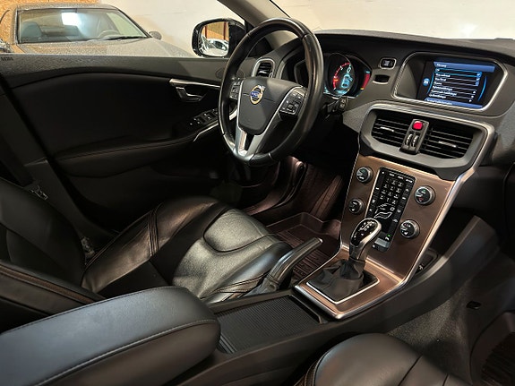 Volvo V40 Cross Country 20 of 20