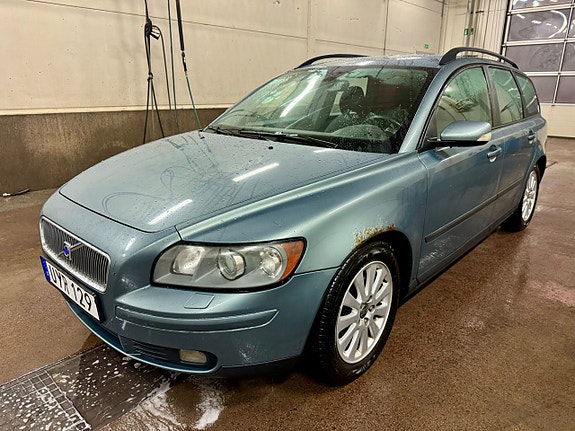 Volvo V50 2 of 14