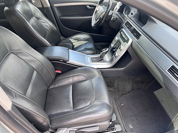 Volvo XC70 8 of 11