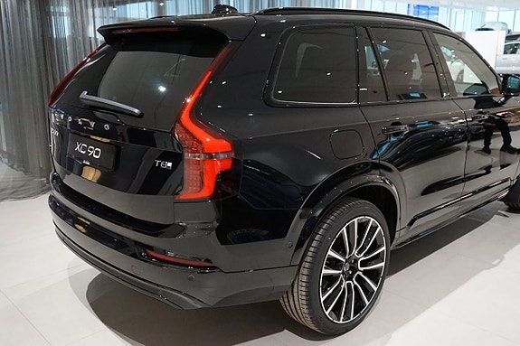 Volvo XC90 4 of 5