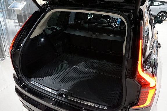 Volvo XC90 6 of 13