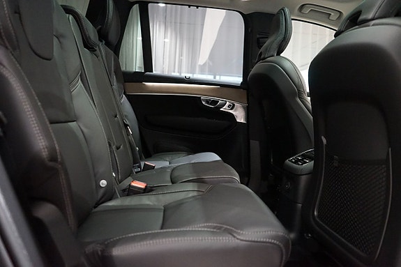 Volvo XC90 10 of 13