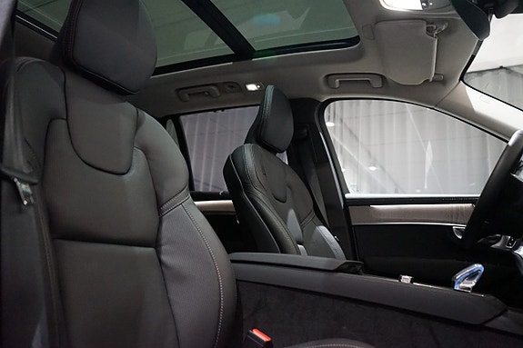 Volvo XC90 11 of 13