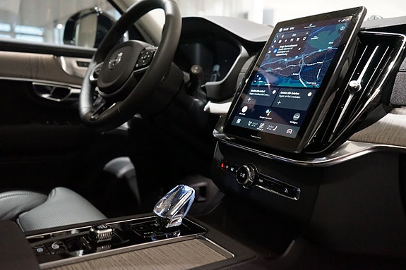 Volvo XC90 9 of 13