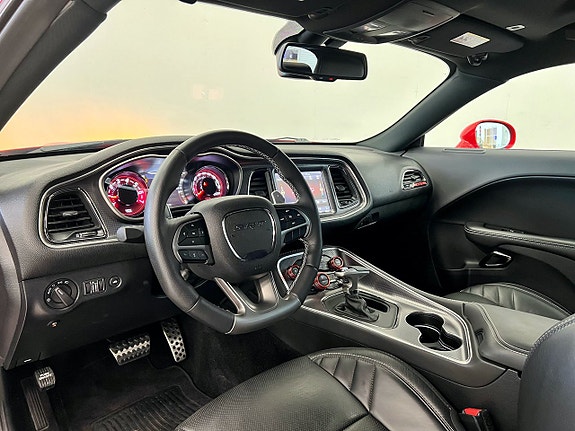 Dodge Challenger 8 of 22