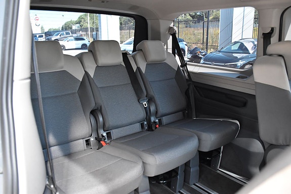 Volkswagen Multivan 12 of 19