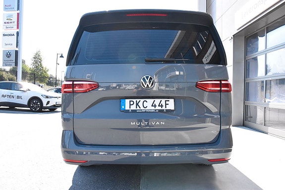 Volkswagen Multivan 5 of 5