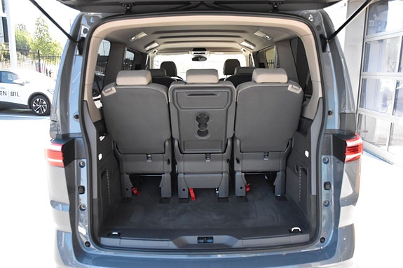 Volkswagen Multivan 10 of 19