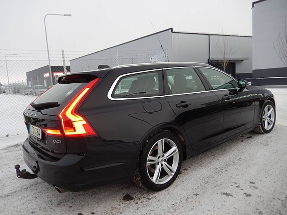 Volvo V90 6 of 24