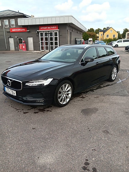 Volvo V90 2 of 26