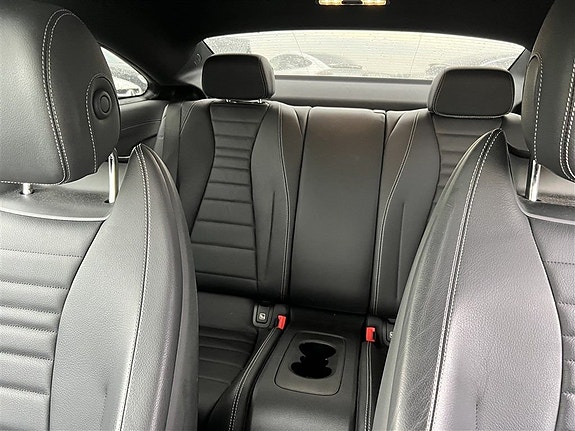 Mercedes-Benz E220 d 4 of 5