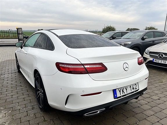 Mercedes-Benz E220 d 2 of 5