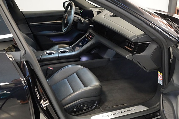 Porsche Taycan Turbo 7 of 13