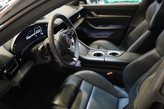 Porsche Taycan Turbo 10 of 13