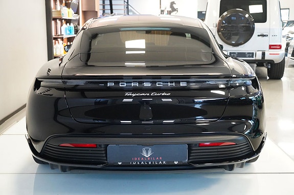 Porsche Taycan Turbo 4 of 13