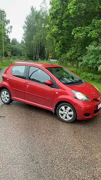 Toyota Aygo 2 of 11