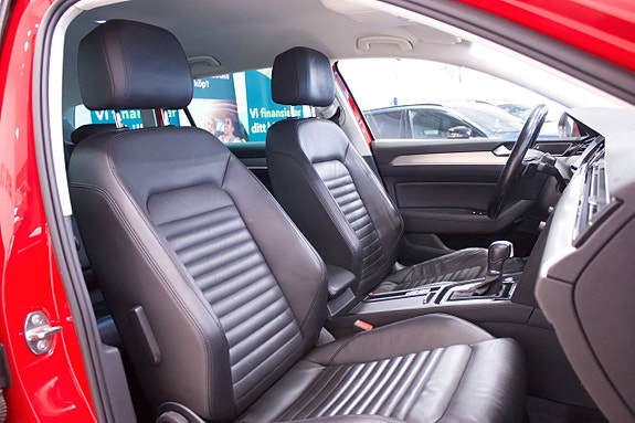 Volkswagen Passat 18 of 24